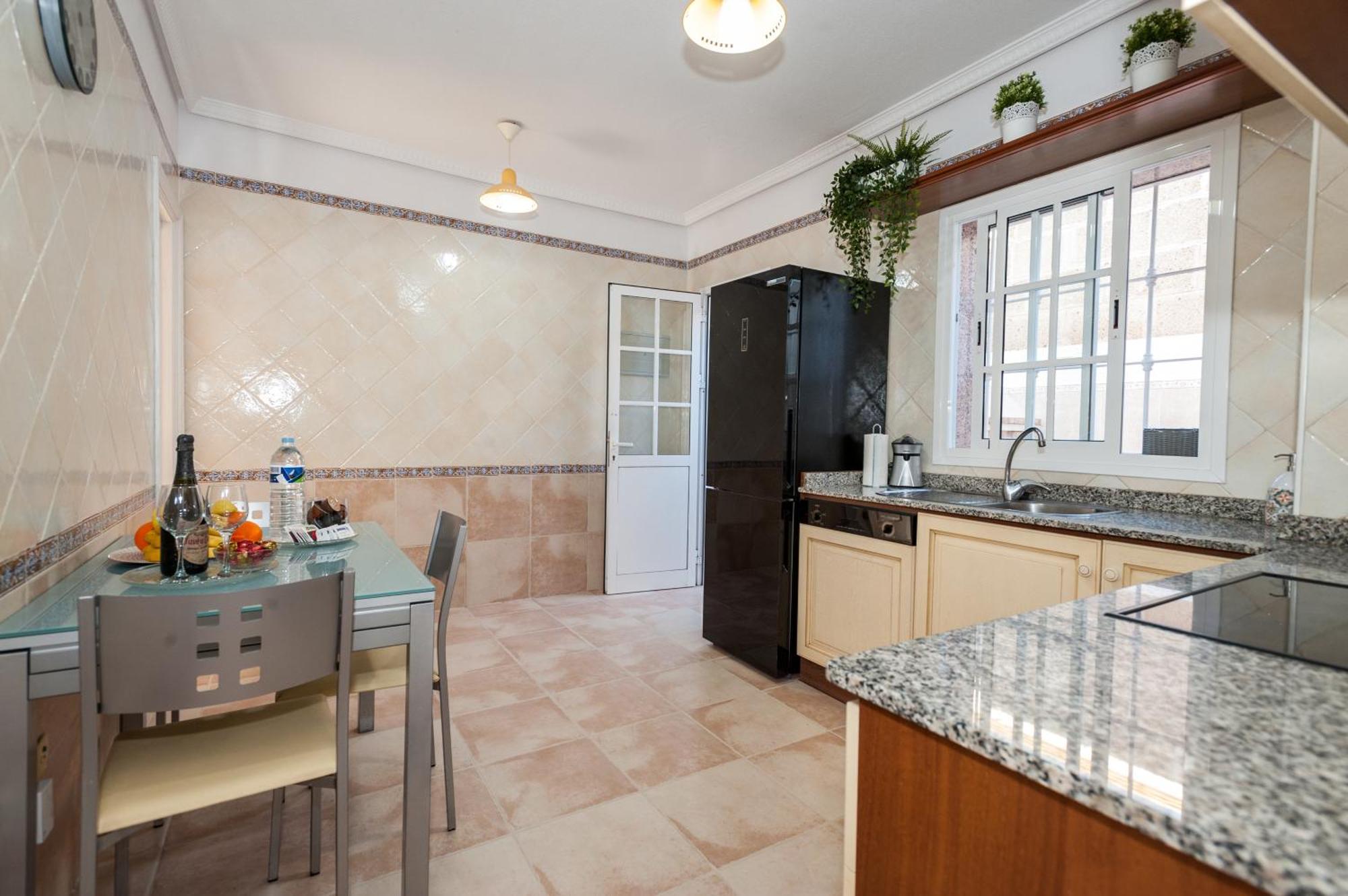 Villa Vanesa Luxury Private Villa With A Heated Pool, 4 Bedrooms And 4 Bathrooms Costa Adeje  Ngoại thất bức ảnh
