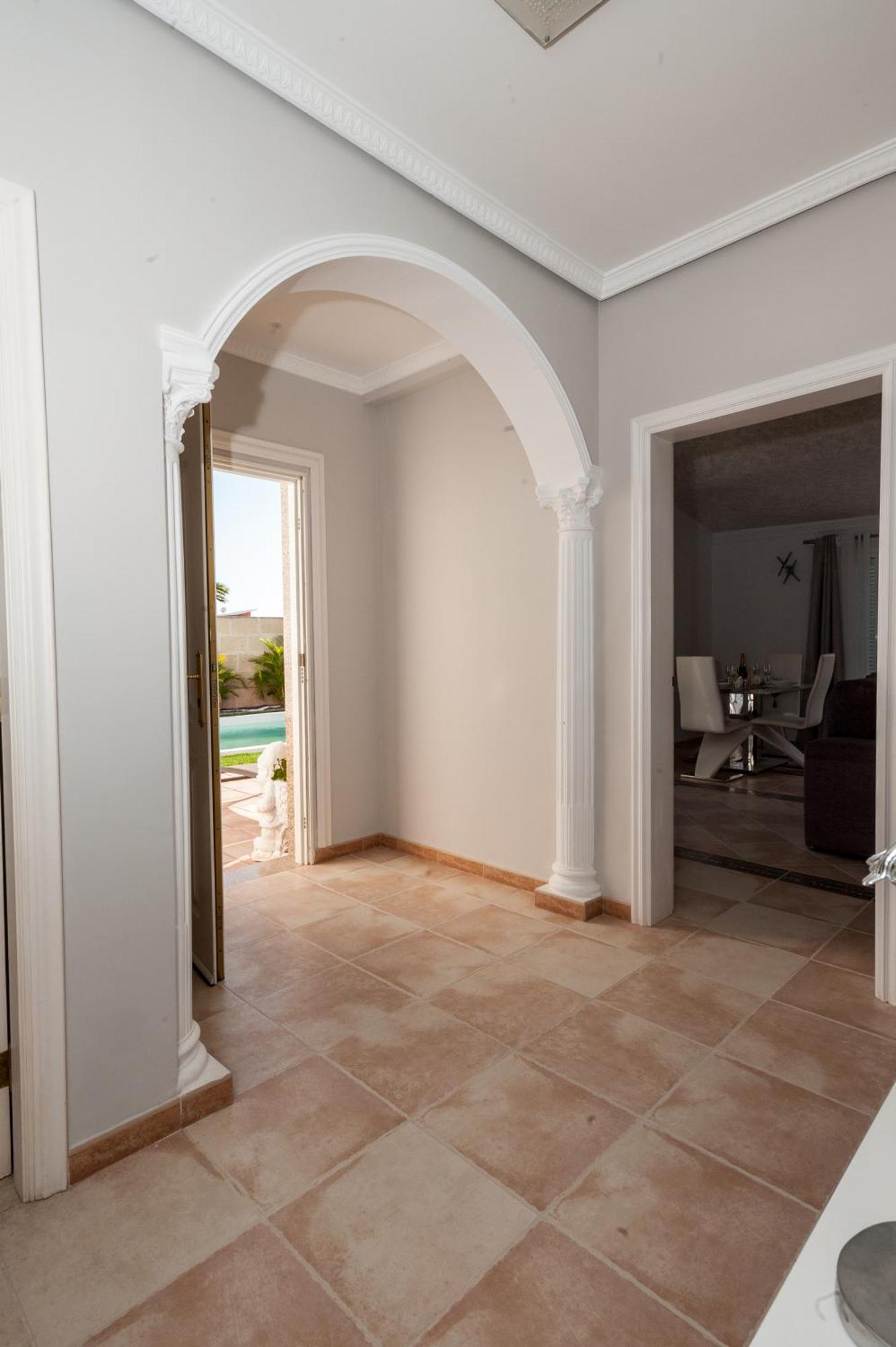 Villa Vanesa Luxury Private Villa With A Heated Pool, 4 Bedrooms And 4 Bathrooms Costa Adeje  Ngoại thất bức ảnh