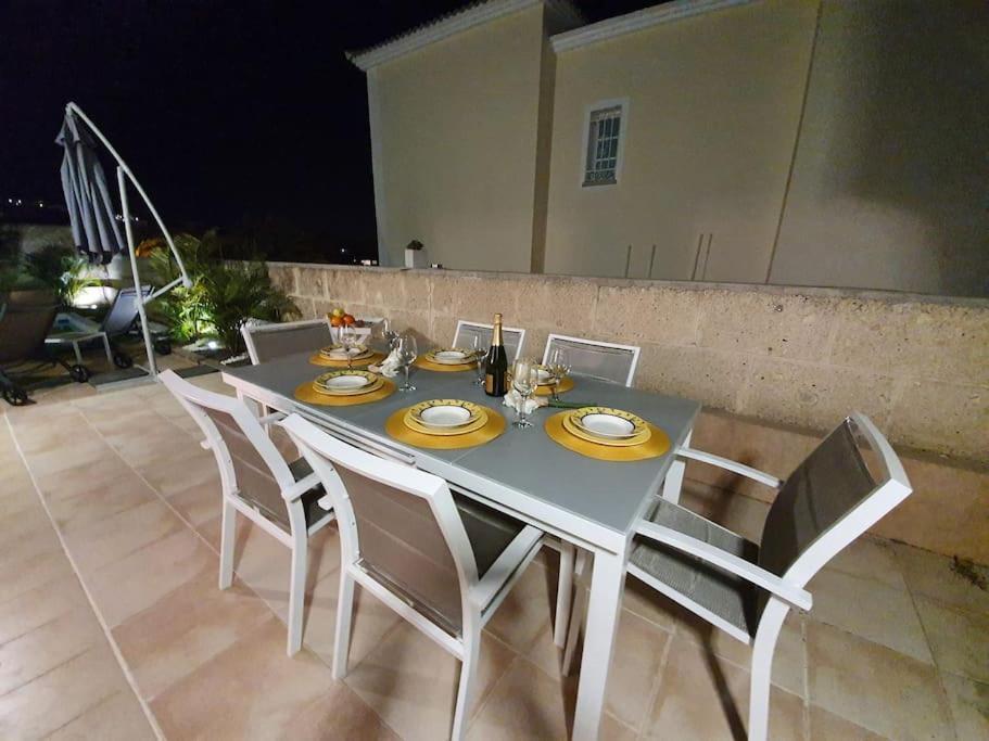 Villa Vanesa Luxury Private Villa With A Heated Pool, 4 Bedrooms And 4 Bathrooms Costa Adeje  Ngoại thất bức ảnh