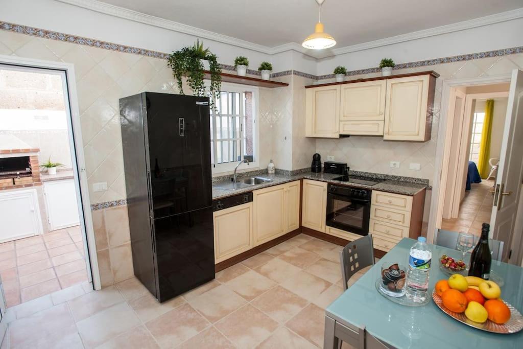 Villa Vanesa Luxury Private Villa With A Heated Pool, 4 Bedrooms And 4 Bathrooms Costa Adeje  Ngoại thất bức ảnh