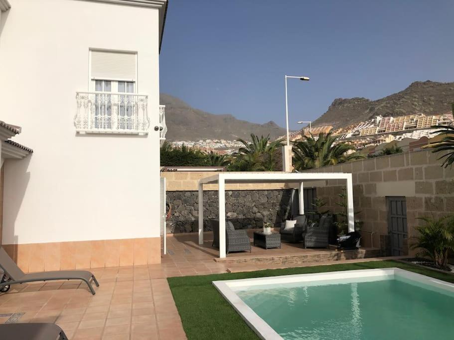 Villa Vanesa Luxury Private Villa With A Heated Pool, 4 Bedrooms And 4 Bathrooms Costa Adeje  Ngoại thất bức ảnh