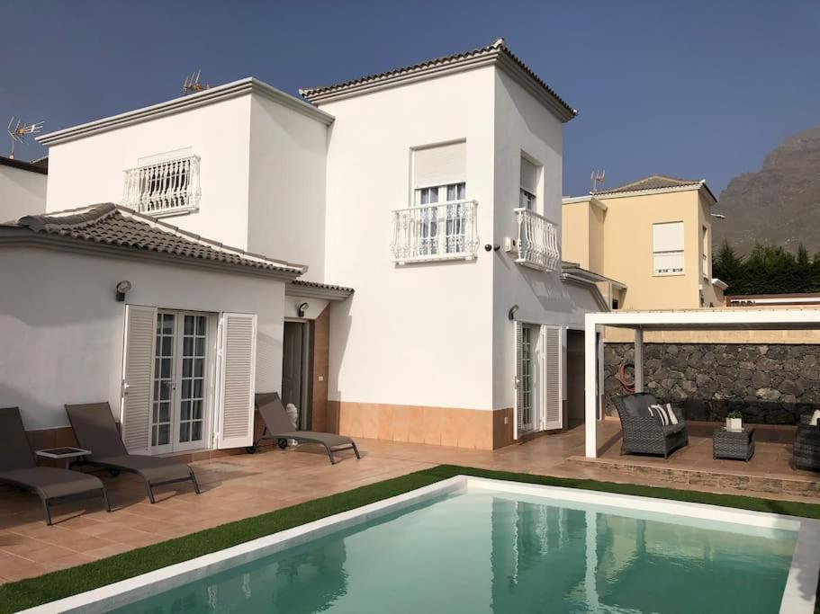 Villa Vanesa Luxury Private Villa With A Heated Pool, 4 Bedrooms And 4 Bathrooms Costa Adeje  Ngoại thất bức ảnh
