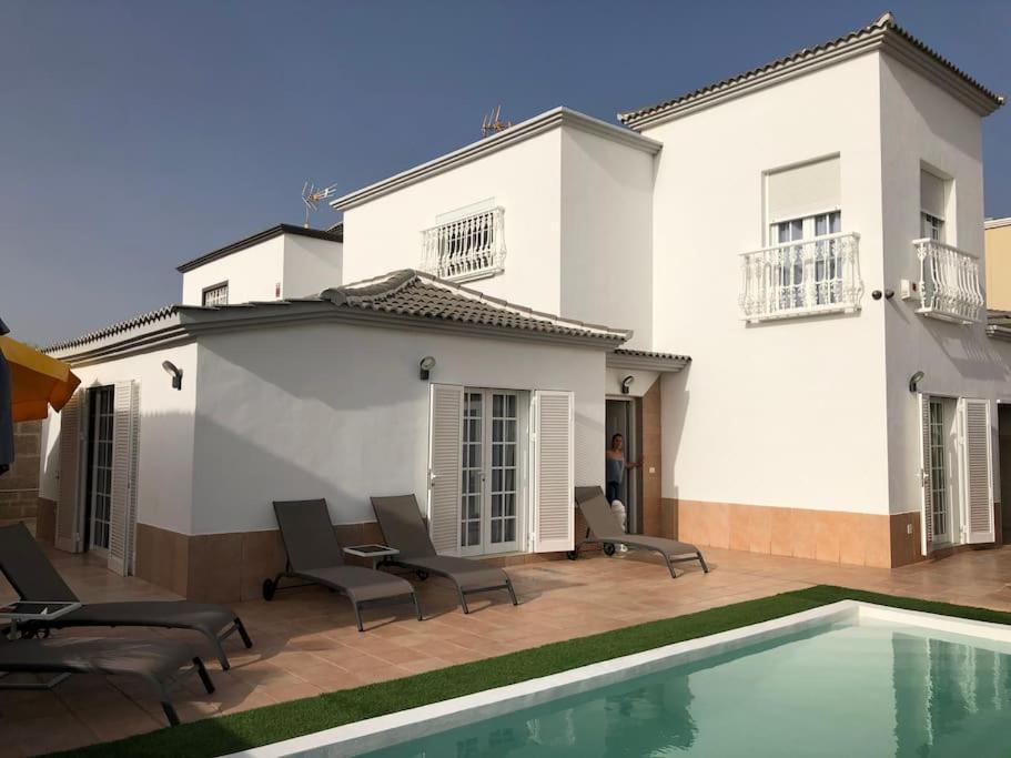 Villa Vanesa Luxury Private Villa With A Heated Pool, 4 Bedrooms And 4 Bathrooms Costa Adeje  Ngoại thất bức ảnh